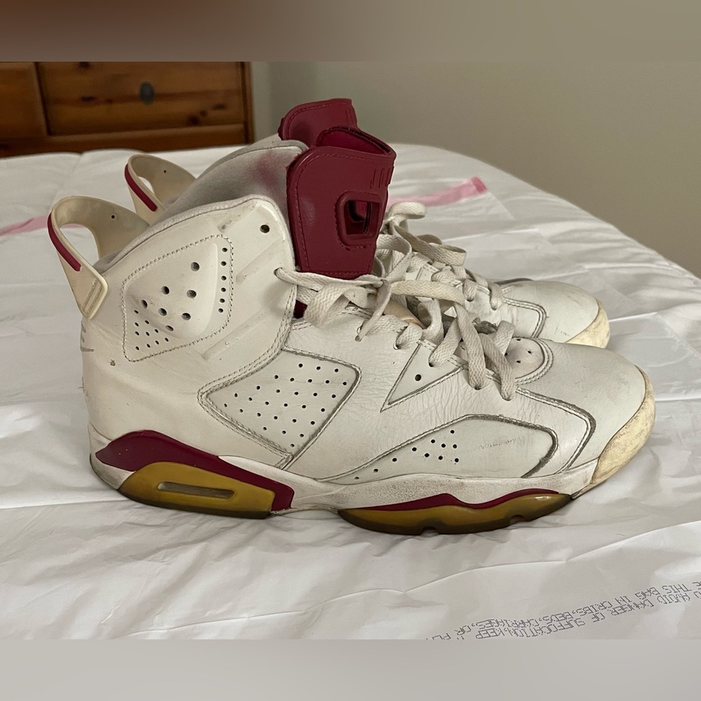 Nike Jordan Maroon 6
